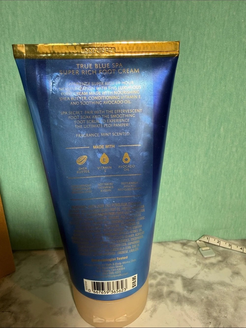 Bath & Body Works large 24